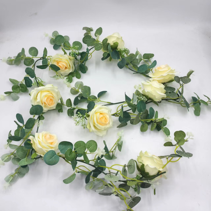 Mākslīgais eikalipta vainags plus mākslīgā zīda auduma rožu rotangpalmas zaļais rotājums rotangpalmas kāzu arkveida galda sienas fons