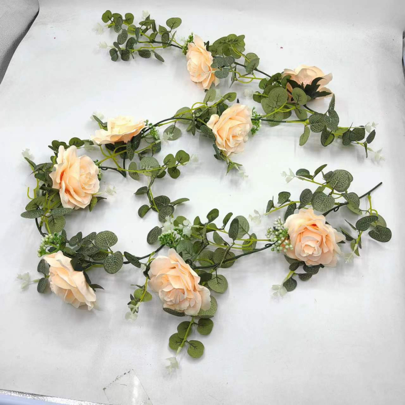 Mākslīgais eikalipta vainags plus mākslīgā zīda auduma rožu rotangpalmas zaļais rotājums rotangpalmas kāzu arkveida galda sienas fons