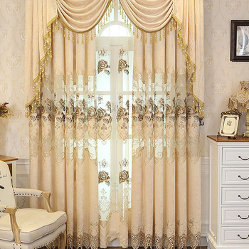 Užsienio sandėlio tiesūs plaukai, tarpvalstybiniai, baigti sandėlyje, prabangi svetainė, valgomasis, saulės skėtis, sustorinta šenilinė tuščiavidurė siuvinėta užuolaida