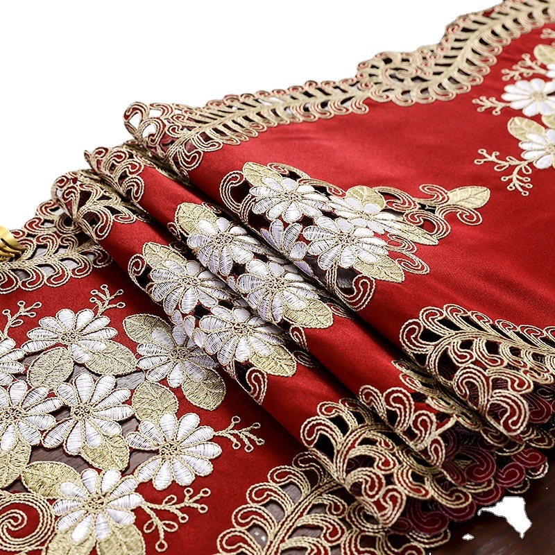 Išskirtinis tarpvalstybinis gamintojas parduoda kalėdines, modernias, paprastas ir madingus siuvinėtus staltiesės, stalo vėliavėlės, kavos staliuko, arbatos padėklo užvalkalo, rankšluosčio pertvaros gaminius.