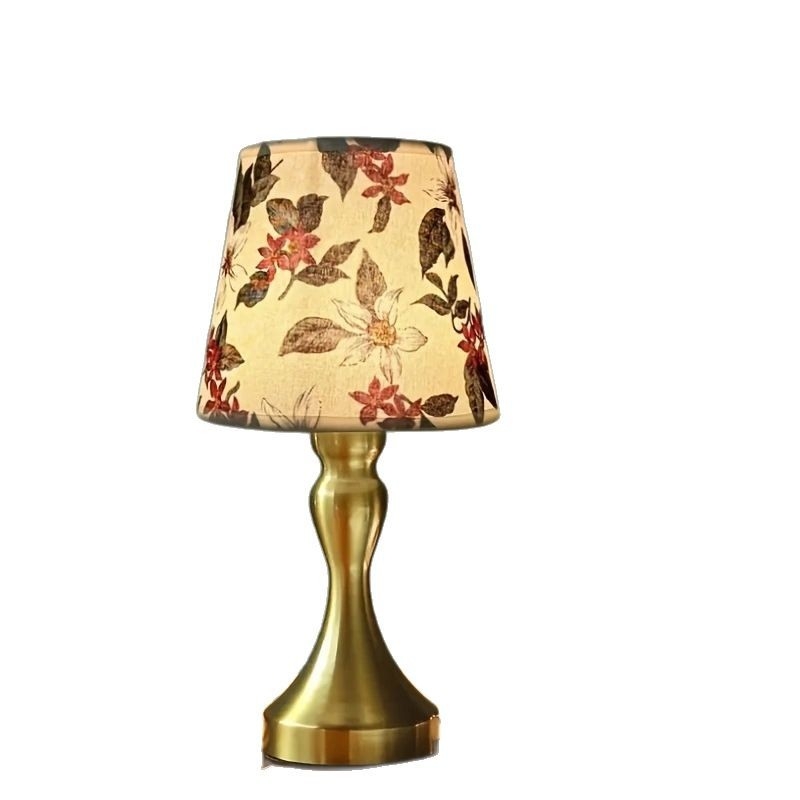 Piiriülesed plahvatused, kangast laualamp, metalljalg, USB-liides, kolmevärviline reguleeritav magamistoa ja elutoa atmosfäärivalgustusega laualamp