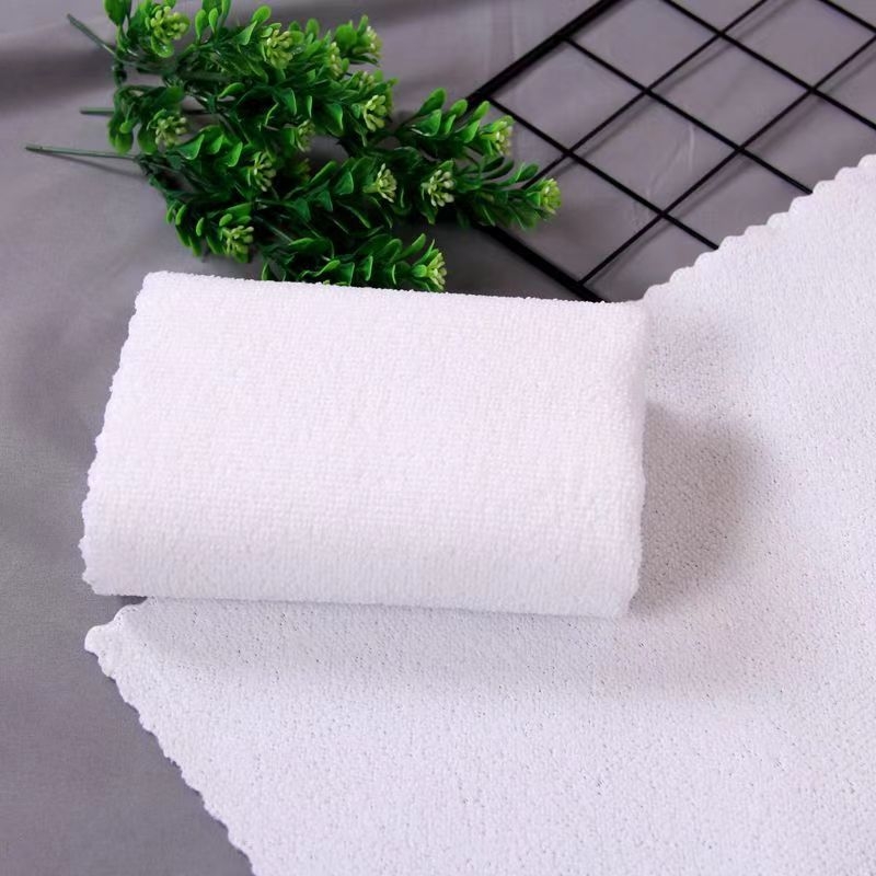 Vienkartiniai balti rankšluosčiai viešbučio vonios ir pedikiūro viešbučiui „Tangquan B&b Warp“ mikropluošto balti rankšluosčiai nepūkuoja