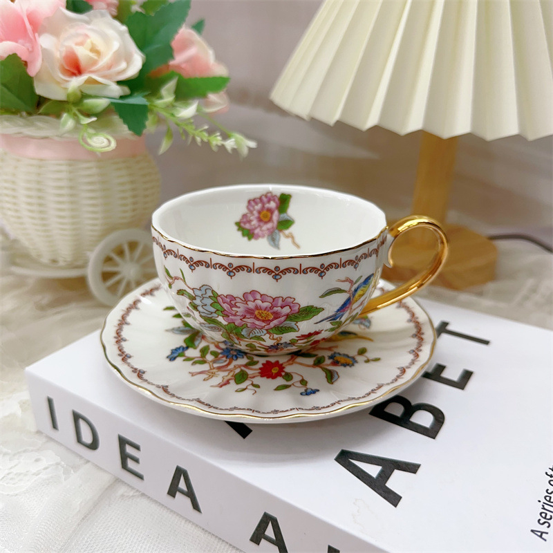 Euroopa stiilis keraamiline kohvitassi alustass koduseks pärastlõunaseks teeks kohvitass kõrge värviväärtusega kruus lõhnastatud teetassi komplekt hulgimüük