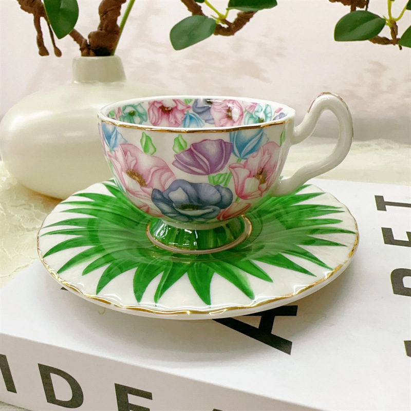 Euroopa stiilis keraamiline kohvitassi alustass koduseks pärastlõunaseks teeks kohvitass kõrge värviväärtusega kruus lõhnastatud teetassi komplekt hulgimüük