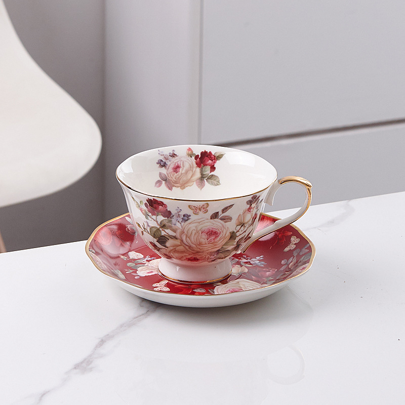 Euroopa stiilis keraamiline kohvitassi alustass koduseks pärastlõunaseks teeks kohvitass kõrge värviväärtusega kruus lõhnastatud teetassi komplekt hulgimüük