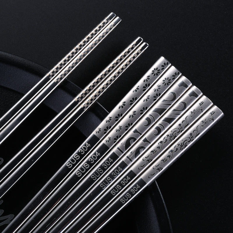 Visiškai kvadratinės 304 nerūdijančio plieno lazdelės, lazeriu neslystančios buitinės stalo priemonės, dviejų porų pakuotė, penkių porų dovanų lazdelių pakuotė