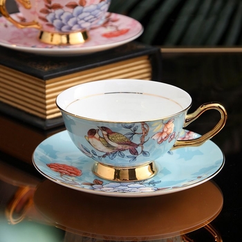 Kerge luksuslik tipptasemel kohvitass Euroopa pärastlõunatee komplekt teetassi alustass peen ülikond luuportselanist tass paarile tassi kinkekarbis