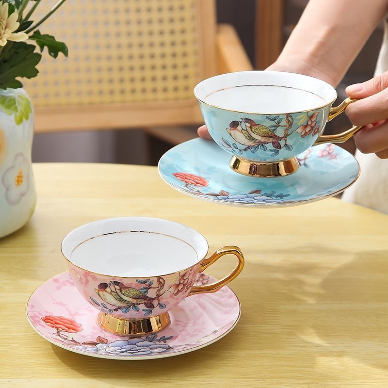 Kerge luksuslik tipptasemel kohvitass Euroopa pärastlõunatee komplekt teetassi alustass peen ülikond luuportselanist tass paarile tassi kinkekarbis