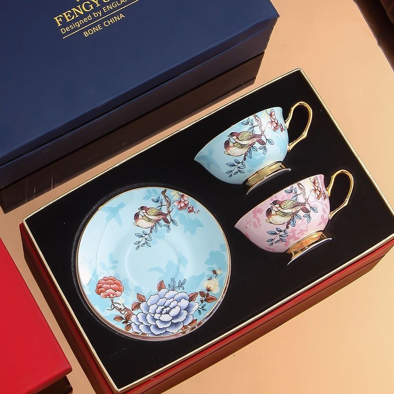 Kerge luksuslik tipptasemel kohvitass Euroopa pärastlõunatee komplekt teetassi alustass peen ülikond luuportselanist tass paarile tassi kinkekarbis