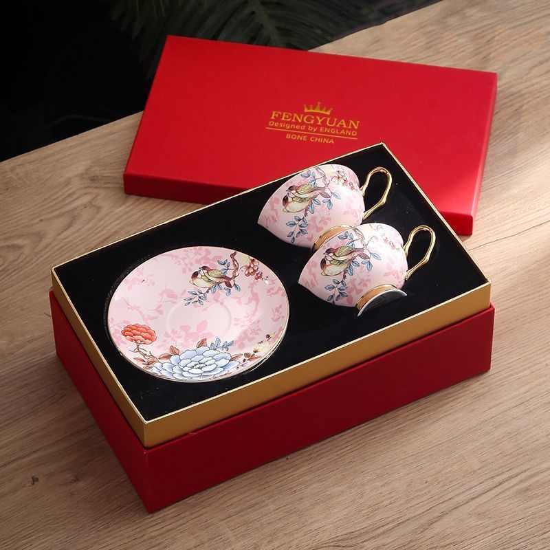 Kerge luksuslik tipptasemel kohvitass Euroopa pärastlõunatee komplekt teetassi alustass peen ülikond luuportselanist tass paarile tassi kinkekarbis