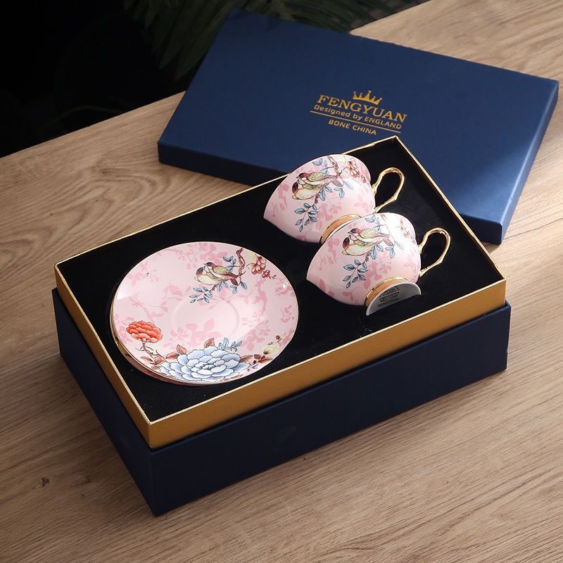 Kerge luksuslik tipptasemel kohvitass Euroopa pärastlõunatee komplekt teetassi alustass peen ülikond luuportselanist tass paarile tassi kinkekarbis