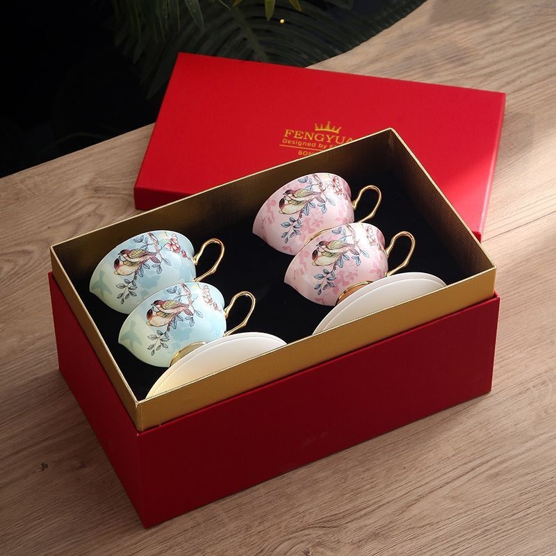 Kerge luksuslik tipptasemel kohvitass Euroopa pärastlõunatee komplekt teetassi alustass peen ülikond luuportselanist tass paarile tassi kinkekarbis