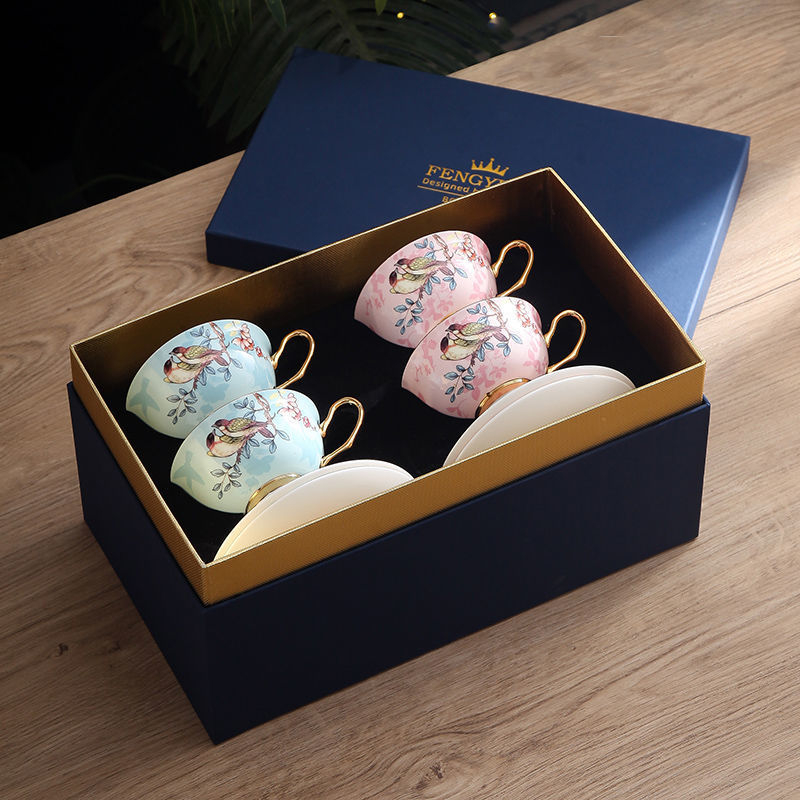 Kerge luksuslik tipptasemel kohvitass Euroopa pärastlõunatee komplekt teetassi alustass peen ülikond luuportselanist tass paarile tassi kinkekarbis