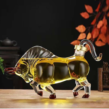 „Zodiac Cow“ dekanterio didmeninė prekyba, „Daniel“ vyno butelio formos gyvūno formos stiklinio butelio amatai, vyno butelio papuošalai