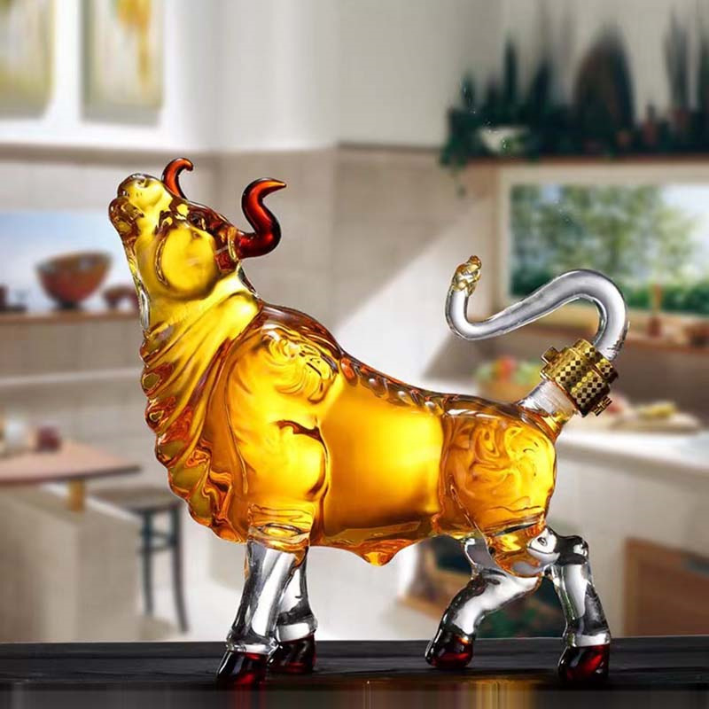 „Zodiac Cow“ dekanterio didmeninė prekyba, „Daniel“ vyno butelio formos gyvūno formos stiklinio butelio amatai, vyno butelio papuošalai