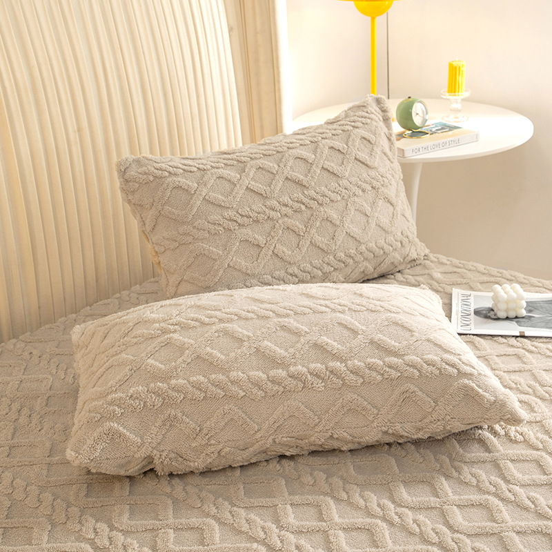 Piiriülene raske taftist kõikehõlmav kolmeosaline komplekt sügiseks ja talveks pluss sametist linad madratsikaitse hulgimüügist