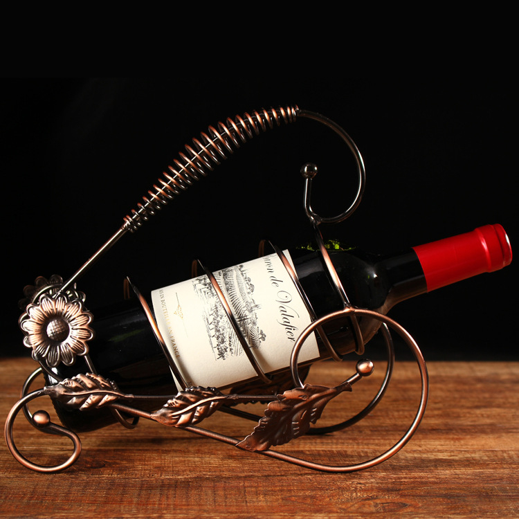 Põhjamaade stiilis veinikapp, veiniriiuli kaunistused, Euroopa stiilis veiniriiuli baar, KTV rauast veinide vitriiniga veiniriiul