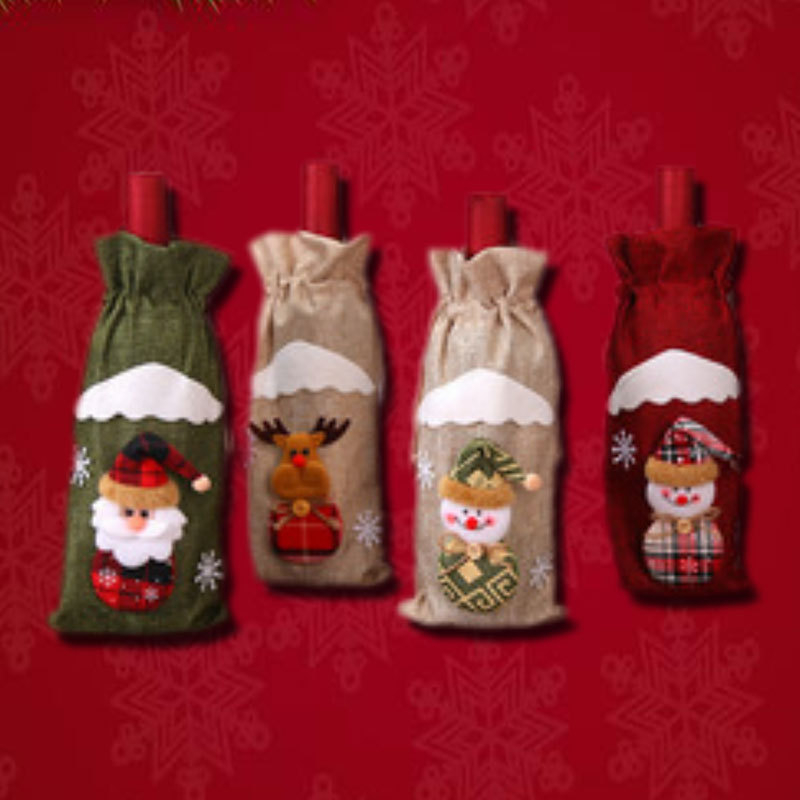 Kalėdinės dekoracijos iš raudonos ir juodos languotos medžiagos, mini kepuraitė, kepurė ir šalikas, dviejų dalių kalėdinis vyno butelių rinkinys