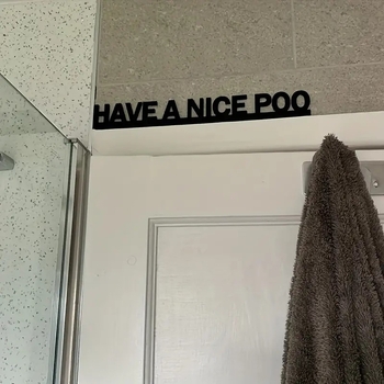 1 placă de ușă la modă „HAVE A NICE POO” (Fă o cacă frumoasă) semn de perete din lemn de înaltă calitate cu raft