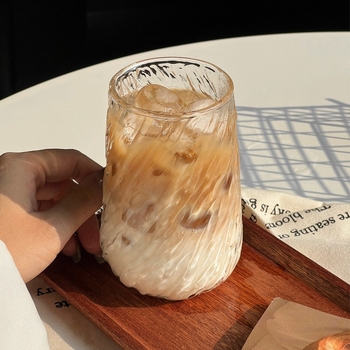 Buitinis borosilikatinis kavos puodelis su didele talpa lediniu amerikietišku latte puodeliu, permatomo žievės rašto stikliniu šalto gėrimo vandens puodeliu