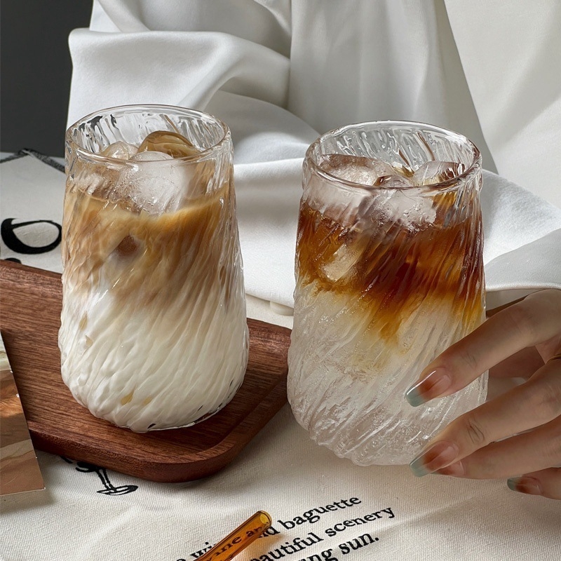 Buitinis borosilikatinis kavos puodelis su didele talpa lediniu amerikietišku latte puodeliu, permatomo žievės rašto stikliniu šalto gėrimo vandens puodeliu