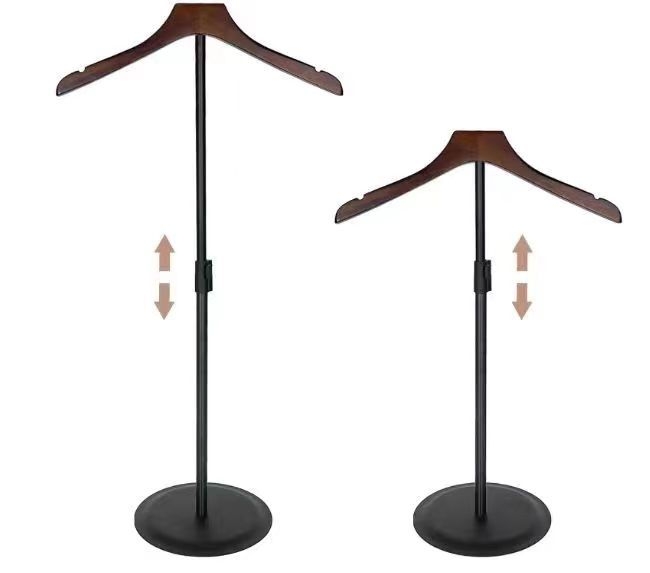 Jauns teleskopisks T-kreklu displeja plaukts mēteļu pakaramais izstādes krekls T-veida plaukts apģērbu veikals T-veida plaukts pieaugušajiem