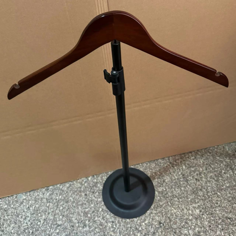 Jauns teleskopisks T-kreklu displeja plaukts mēteļu pakaramais izstādes krekls T-veida plaukts apģērbu veikals T-veida plaukts pieaugušajiem