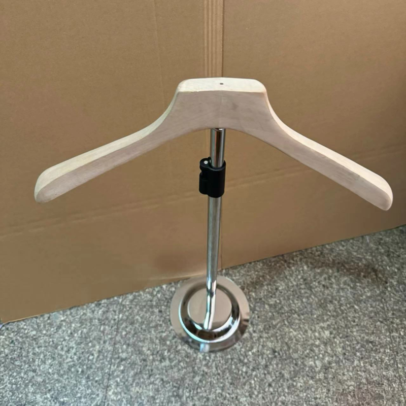 Jauns teleskopisks T-kreklu displeja plaukts mēteļu pakaramais izstādes krekls T-veida plaukts apģērbu veikals T-veida plaukts pieaugušajiem