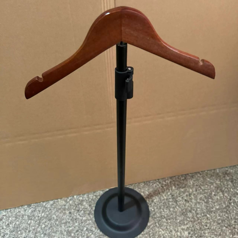 Jauns teleskopisks T-kreklu displeja plaukts mēteļu pakaramais izstādes krekls T-veida plaukts apģērbu veikals T-veida plaukts pieaugušajiem