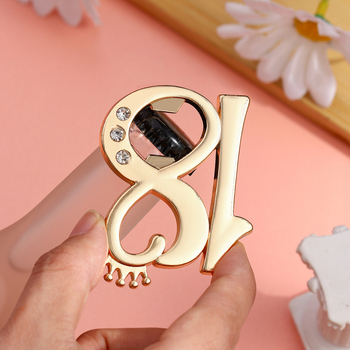 Διασυνοριακό ανοιχτήρι μπουκαλιών Crown Number 18 για γάμο, πάρτι γενεθλίων, μικρό δώρο, ανοιχτήρι μπύρας από κράμα ψευδαργύρου