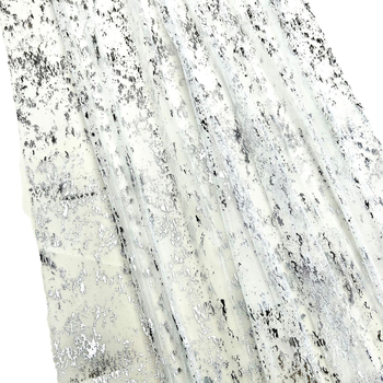 Златно тънко мрежесто бляскаво златно фолио за сватбено парти за коледна украса, декорация на маса, атмосфера на флаг