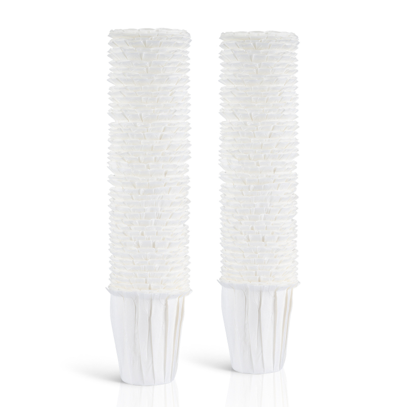 „Amazon“ gamintojai tiekia baltus vienkartinius popierinius kavos filtrus be dėmių „Keurig 2.0“ didelio puodelio korpusą.