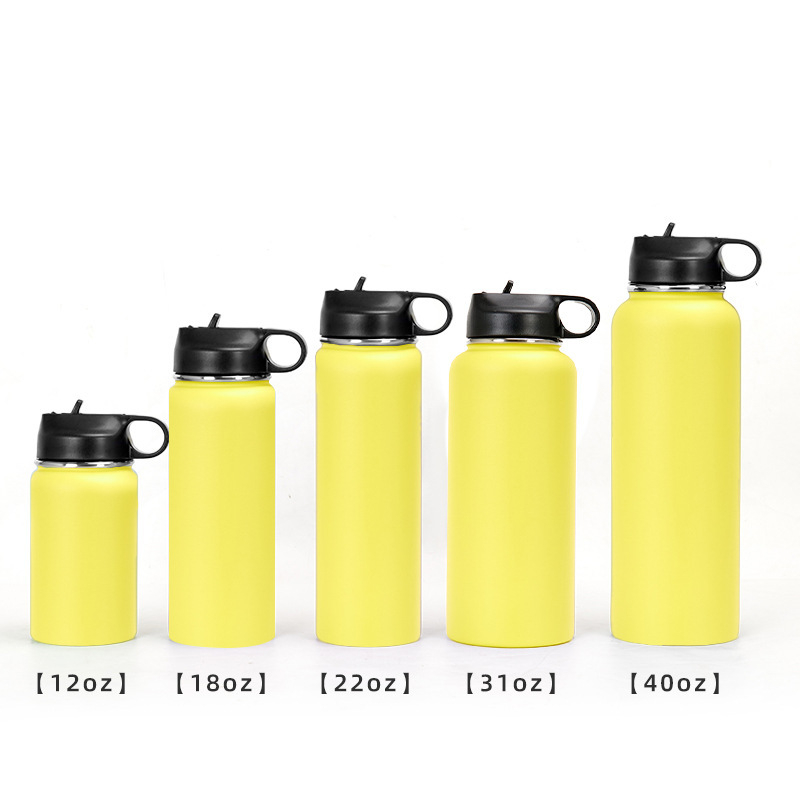 Dupla rétegű 32oz-os műanyag spray-es vízforraló rozsdamentes acél sport vízforraló kültéri nagy kapacitású vákuumtermosz határokon átnyúló külkereskedelemhez