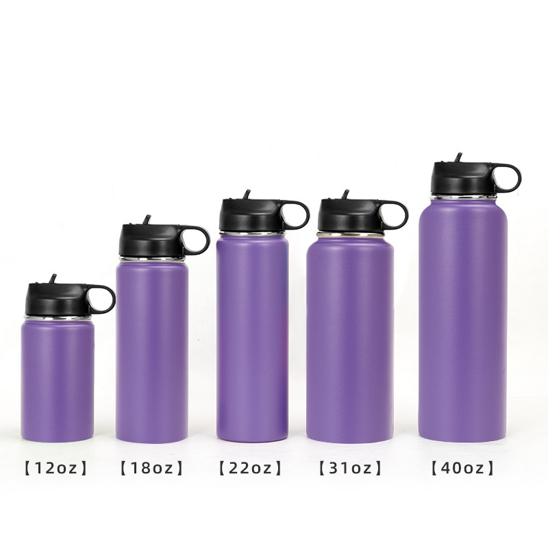Dupla rétegű 32oz-os műanyag spray-es vízforraló rozsdamentes acél sport vízforraló kültéri nagy kapacitású vákuumtermosz határokon átnyúló külkereskedelemhez