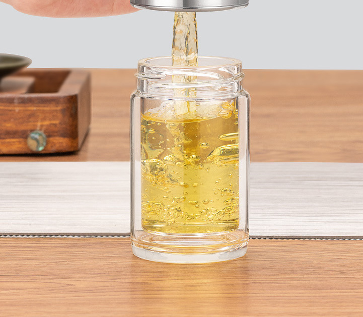 Teaszétválasztós teáscsésze virágos teáscsésze kétrétegű üveg női nettó piros aranyos hordozható vizespohár 2022 új csésze