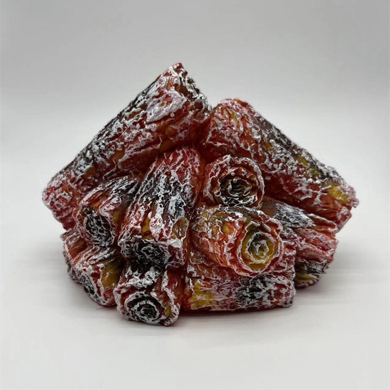 Tarpvalstybinė simuliacija, medžio anglies liepsnos papuošalai, paprastos baterijos, modernūs scenos rekvizitai, naktinė lemputė, atmosferos šviesa, yra sandėlyje.