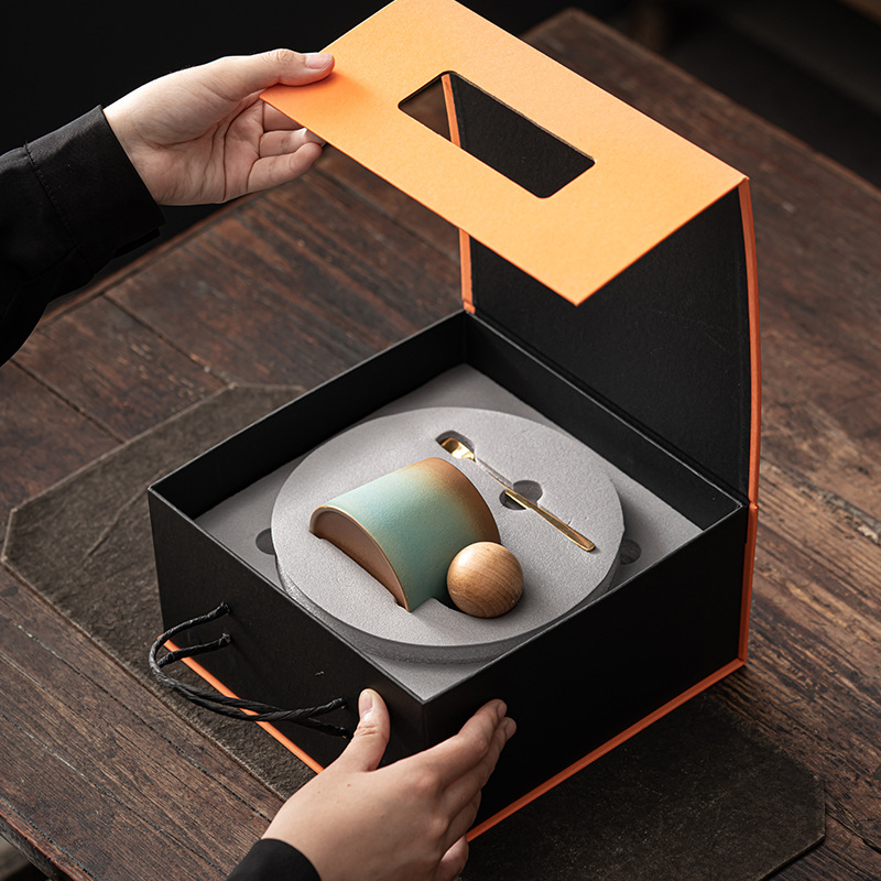 Csésze kerámia latte kávéscsészével és csészealjjal, kreatív délutáni teás bögre, kis, finom háztartási tejes reggelizőpohár