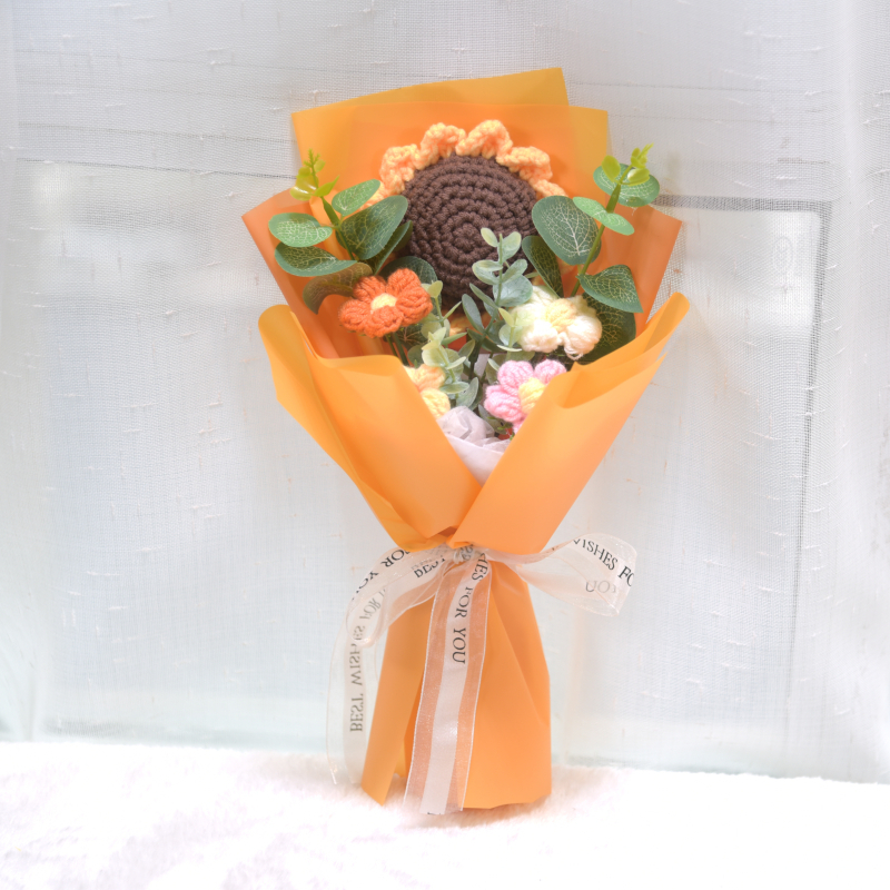 „Hangtu“ megztas saulėgrąžų vilnos austas gatavas gaminys, nemirtinga muilo gėlė, merginos sužadėtuvių gimtadienio dovana