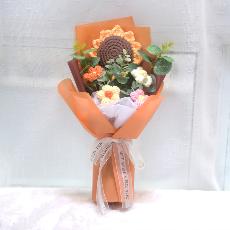 „Hangtu“ megztas saulėgrąžų vilnos austas gatavas gaminys, nemirtinga muilo gėlė, merginos sužadėtuvių gimtadienio dovana