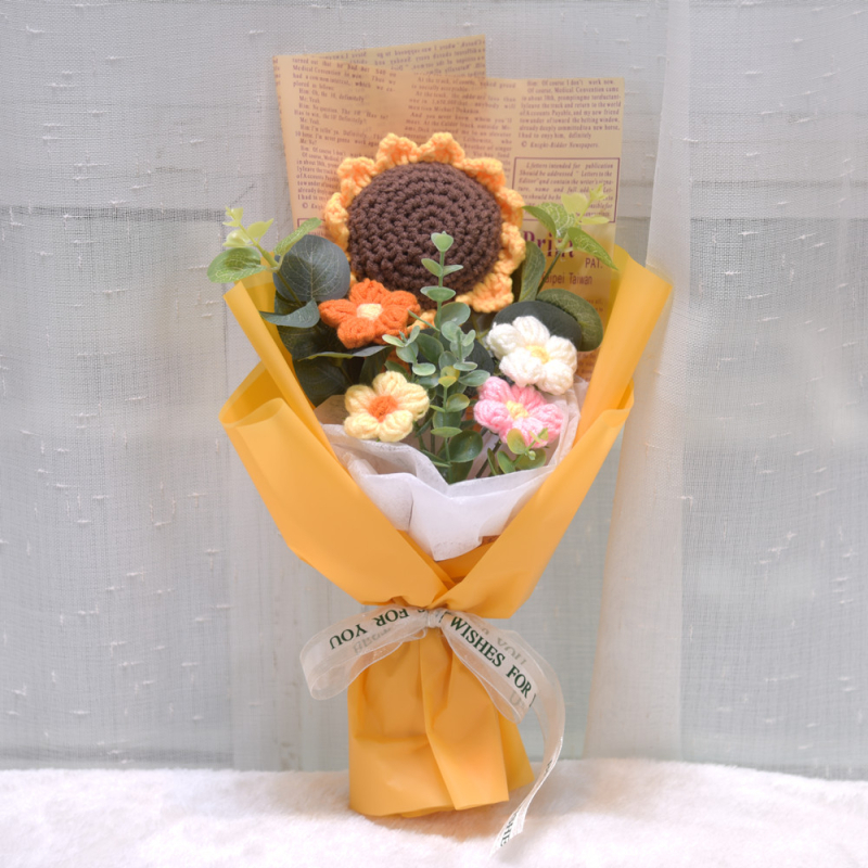 „Hangtu“ megztas saulėgrąžų vilnos austas gatavas gaminys, nemirtinga muilo gėlė, merginos sužadėtuvių gimtadienio dovana