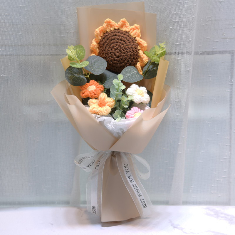 „Hangtu“ megztas saulėgrąžų vilnos austas gatavas gaminys, nemirtinga muilo gėlė, merginos sužadėtuvių gimtadienio dovana