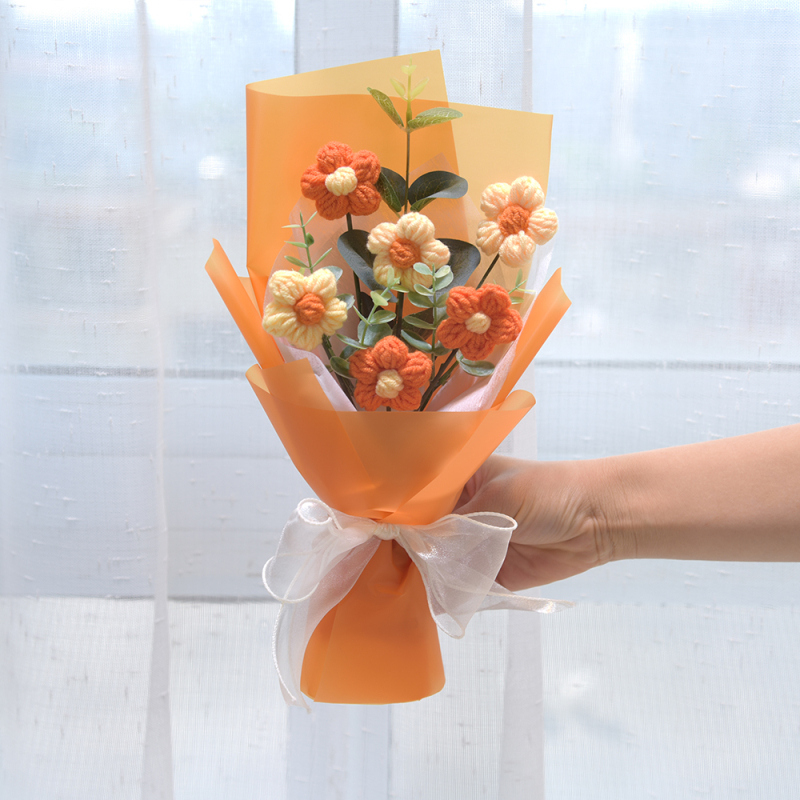 „Hangtu“ megztas saulėgrąžų vilnos austas gatavas gaminys, nemirtinga muilo gėlė, merginos sužadėtuvių gimtadienio dovana