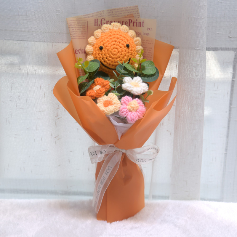 „Hangtu“ megztas saulėgrąžų vilnos austas gatavas gaminys, nemirtinga muilo gėlė, merginos sužadėtuvių gimtadienio dovana