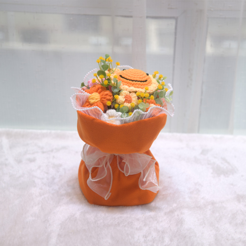 „Hangtu“ megztas saulėgrąžų vilnos austas gatavas gaminys, nemirtinga muilo gėlė, merginos sužadėtuvių gimtadienio dovana