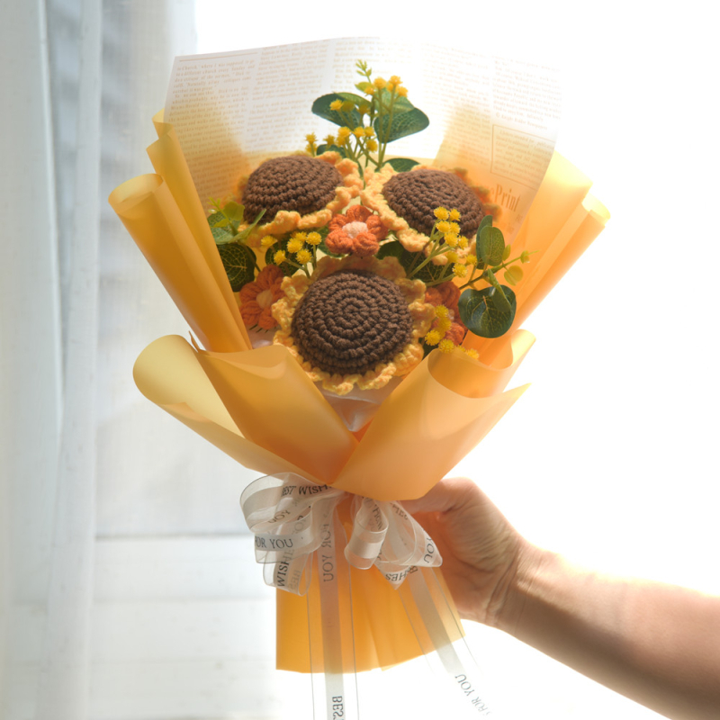 „Hangtu“ megztas saulėgrąžų vilnos austas gatavas gaminys, nemirtinga muilo gėlė, merginos sužadėtuvių gimtadienio dovana