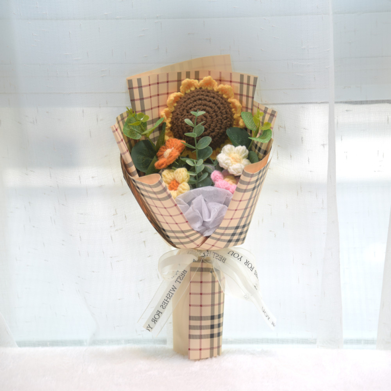 „Hangtu“ megztas saulėgrąžų vilnos austas gatavas gaminys, nemirtinga muilo gėlė, merginos sužadėtuvių gimtadienio dovana