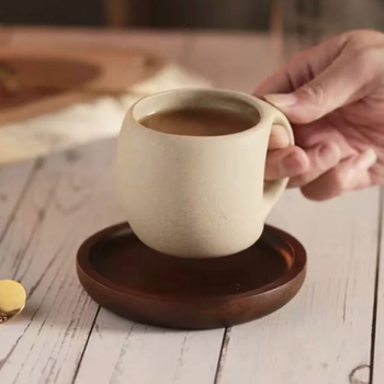 Jaapani stiilis retro kohvitass ja alustass, mis sobib loominguliseks jämedaks keraamikaks, lillekupiks, majapidamise tipptasemel peen kruus Amazonist