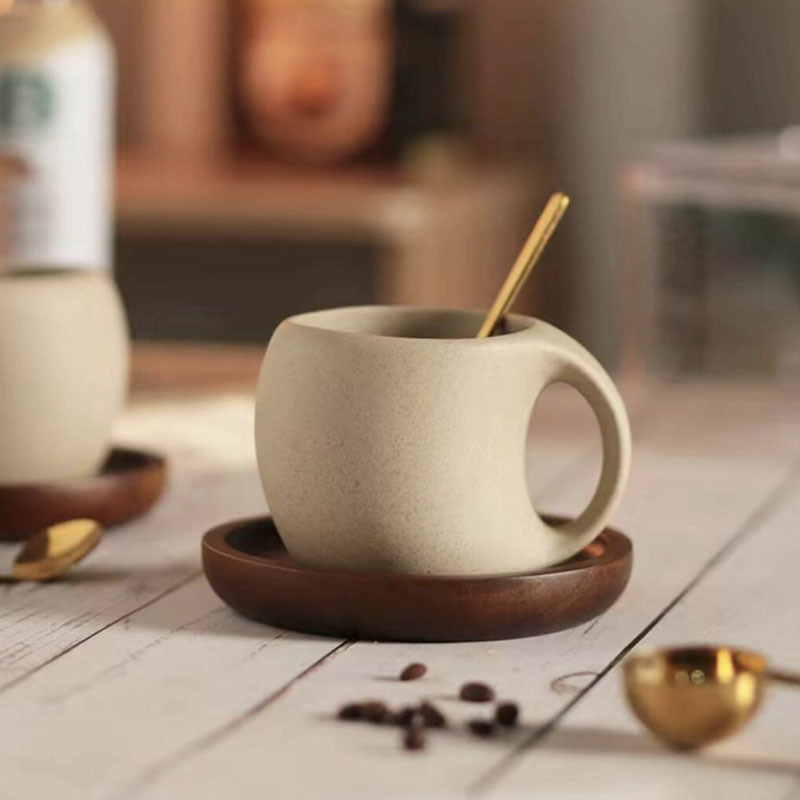 Jaapani stiilis retro kohvitass ja alustass, mis sobib loominguliseks jämedaks keraamikaks, lillekupiks, majapidamise tipptasemel peen kruus Amazonist
