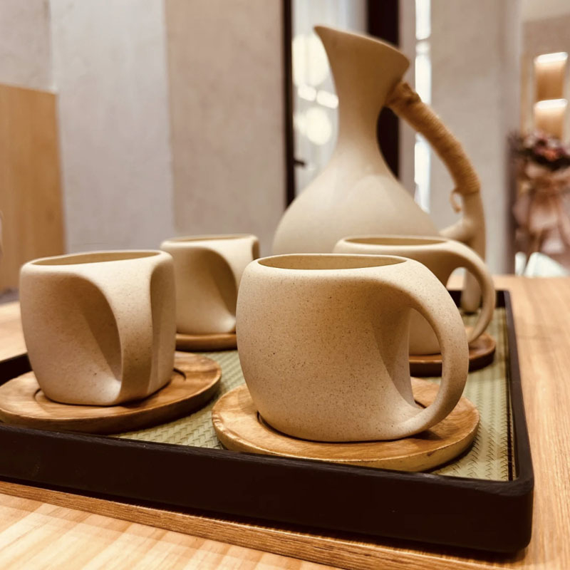 Jaapani stiilis retro kohvitass ja alustass, mis sobib loominguliseks jämedaks keraamikaks, lillekupiks, majapidamise tipptasemel peen kruus Amazonist