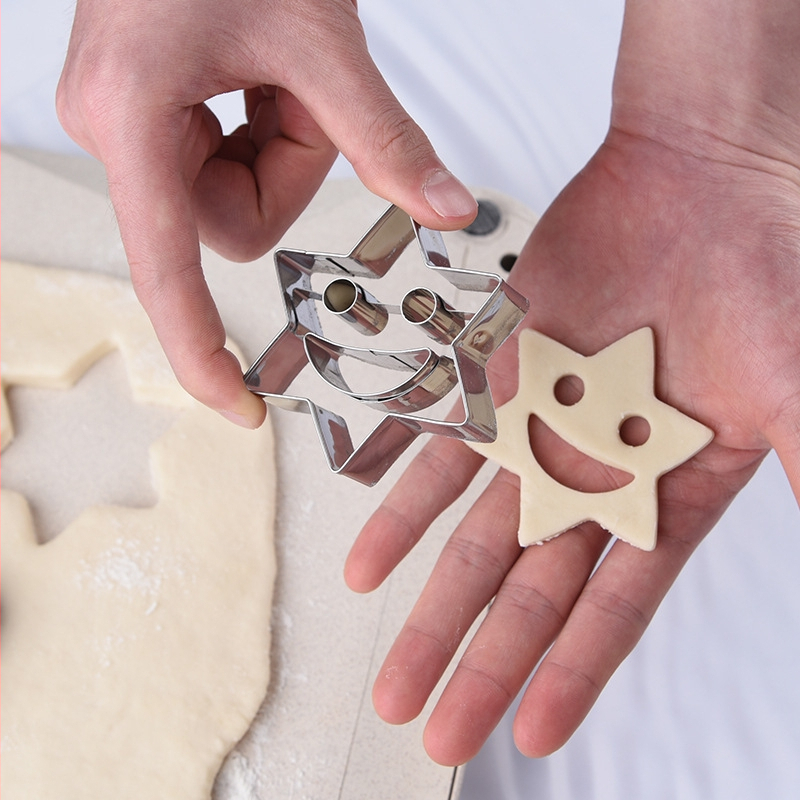 Комплект от 4 формички за бисквитки от неръждаема стомана с форма на усмихнато лице и формичка за плодове, комплект инструменти за домашно печене, формичка за бисквитки